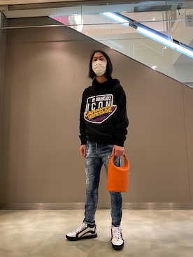 「DSQUARED2（ディースクエアード）のアイテム（パーカー）」を使った、おかださん（メンズ・175cm）の冬コーディネート