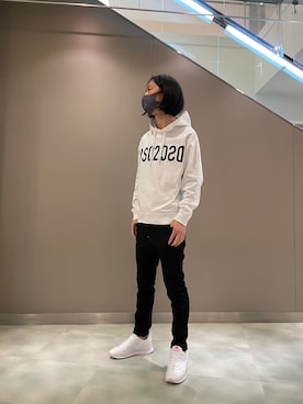 「DSQUARED2（ディースクエアード）のアイテム（パーカー）」を使った、おかださん（メンズ・175cm）の春コーディネート