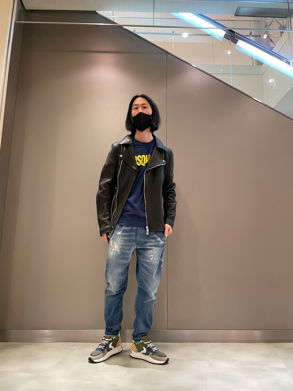 「春コーデ、ライダース、おしゃれさんと繋がりたい、スニーカーコーデ、春アウター、デニム、ootd、DSQUARED2、VOILE BLANCHE、ファッションの力を信じよう」｜「P.M.D.S.のP.M.D.S./ピー エム ディー エス/キャロットデニム（デニムパンツ、ブルー系）」を使った、おかださん（メンズ・175cm）の春コーディネートの1枚目の写真