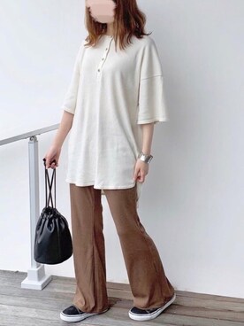 「petitcro（プティクロ）のpetitcro  ワイドバングル PCKB1901001（バングル/リストバンド）」を使った、TOMOさん（レディース・154cm）の秋コーディネート