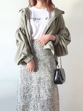 「袖ボリューム」｜「アイテム（マウンテンパーカー）」を使った、TOMOさん（レディース・154cm）の秋コーディネート