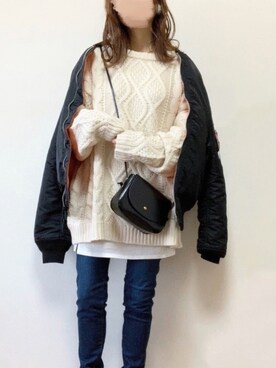 「ケーブルニット」｜「アイテム（MA-1）」を使った、TOMOさん（レディース・154cm）の秋コーディネート