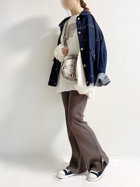 「パイソン柄」｜「アイテム（デニムジャケット）」を使った、TOMOさん（レディース・154cm）の秋コーディネート