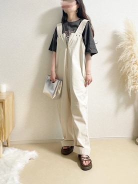 「シルバー」｜「アイテム（サロペット/オーバーオール）」を使った、TOMOさん（レディース・154cm）の春コーディネート