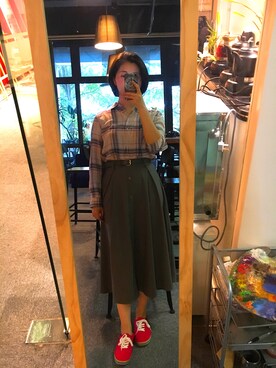 「FOREVER 21（フォーエバー トゥエンティーワン）のアイテム（スニーカー）」を使った、李倩-jessieさん（レディース・162cm）の秋コーディネート