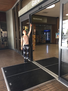 「SUNDUCK（サンダック）のアイテム」を使った、IU 𓁫さん（レディース・163cm）の秋コーディネート