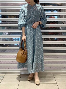 「アイテム（パンプス、グレー系）」を使った、risaさん（レディース・153cm）の春コーディネート