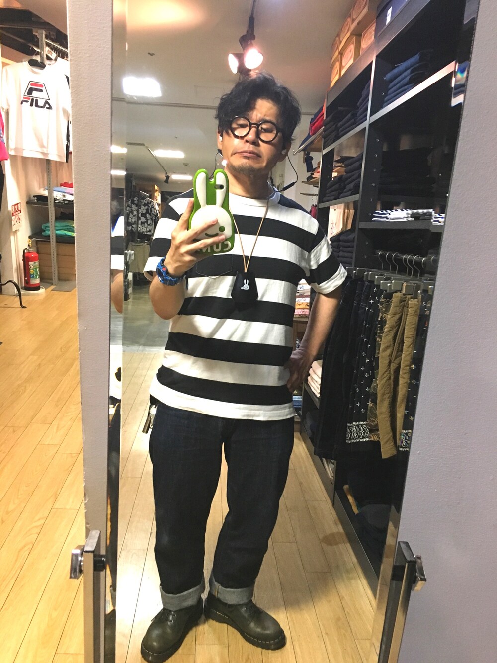 「ボーダー、シンプルコーデ、カジュアル、Dr.Martens」｜「無印良品のアイテム（Tシャツ/カットソー、ブラック系）」を使った、ふるさんさん（メンズ・163cm）の春コーディネートの1枚目の写真