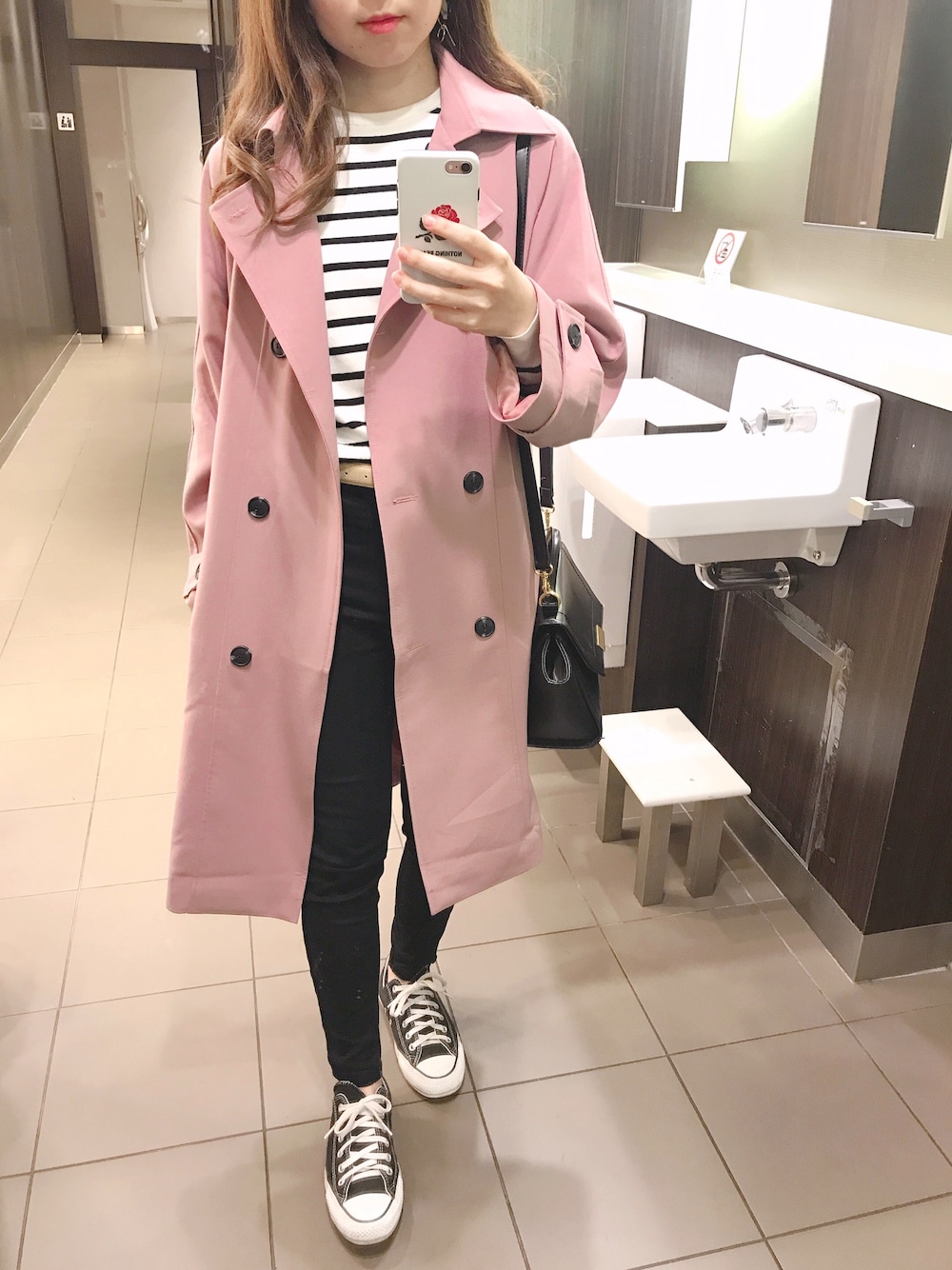 「春コーデ、ピンク、ボーダー、GU、トレンチコート、spring、春色、きれいめカジュアル、コンバース、シンプル」｜「HOTPINGの[LOVB TRENCH] L-812（トレンチコート、ピンク系）」を使った、のえる ໒꒱· ﾟさん（レディース・155cm）の春コーディネートの1枚目の写真