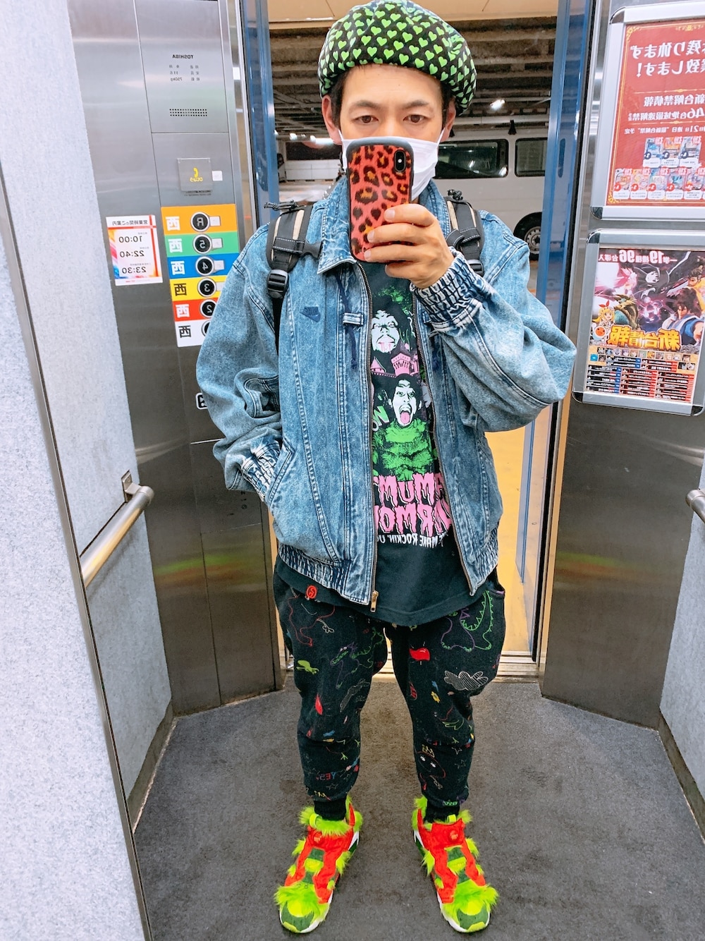 NIKEのデニムジャケット（ブルー系）を使った人気ファッション