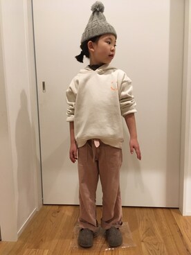 「ZARA（ザラ）のアイテム（パーカー、ホワイト系）」を使った、cocoan さん（キッズ・120cm）の冬コーディネート