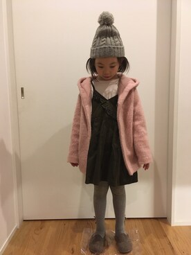 「西松屋（ニシマツヤ）のアイテム（ニットキャップ/ビーニー、グレー系）」を使った、cocoan さん（キッズ・120cm）の冬コーディネート
