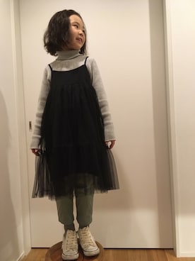 「UNIQLO（ユニクロ）のGIRLS ウルトラストレッチリラックスフィットアンクルパンツ（その他パンツ、グリーン系）」を使った、cocoan さん（キッズ・120cm）の冬コーディネート