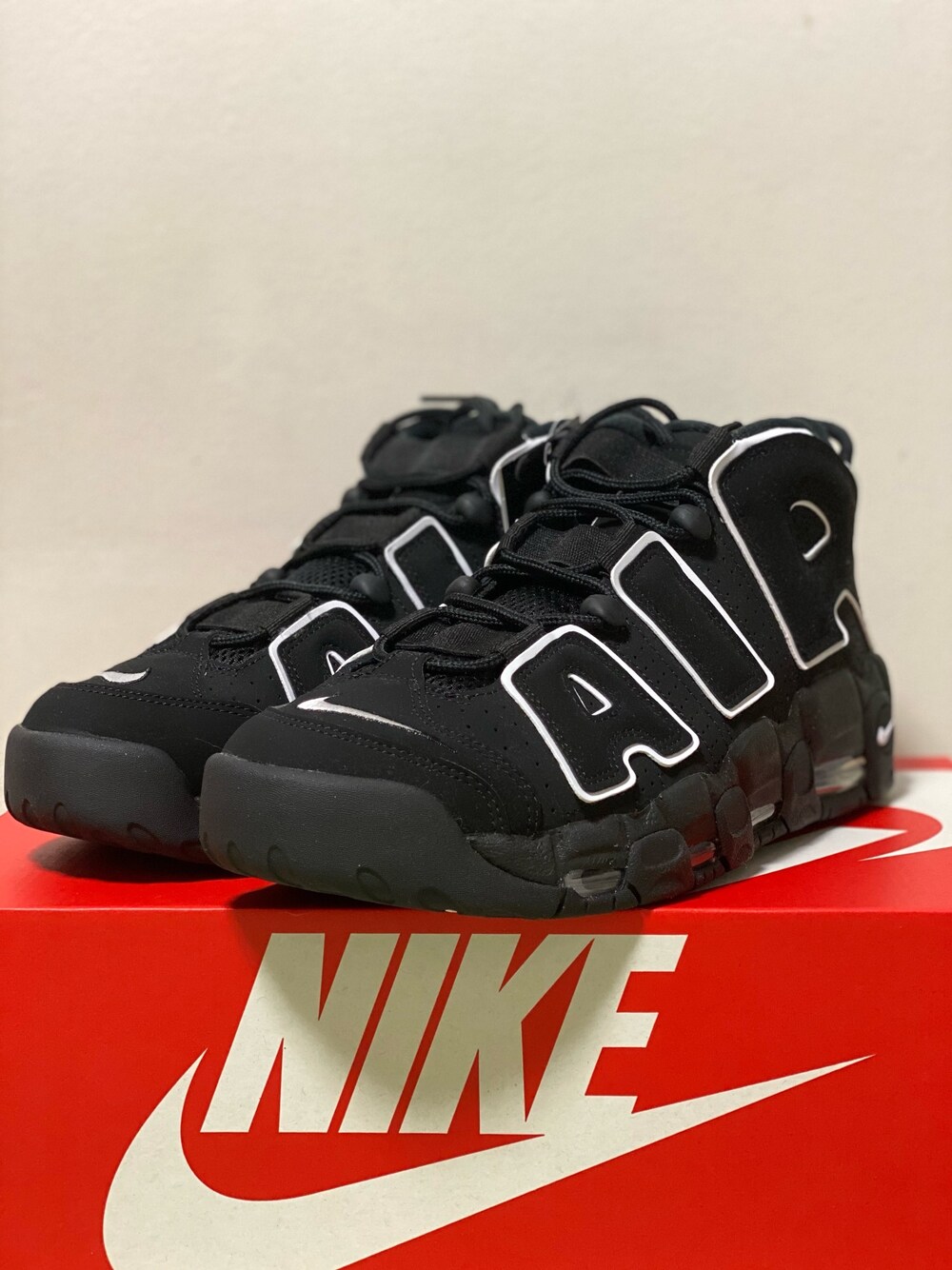 「NIKE、ナイキ、エアモアアップテンポ、モアテン、ﾊﾞｯｼｭ、スニーカー」｜「NIKEのNIKE AIR MORE UPTEMPO /ナイキ エア モア アップテンポ  【SP】（スニーカー、ブラック系）」を使った、sasakicksさん（メンズ・172cm）の冬コーディネートの1枚目の写真