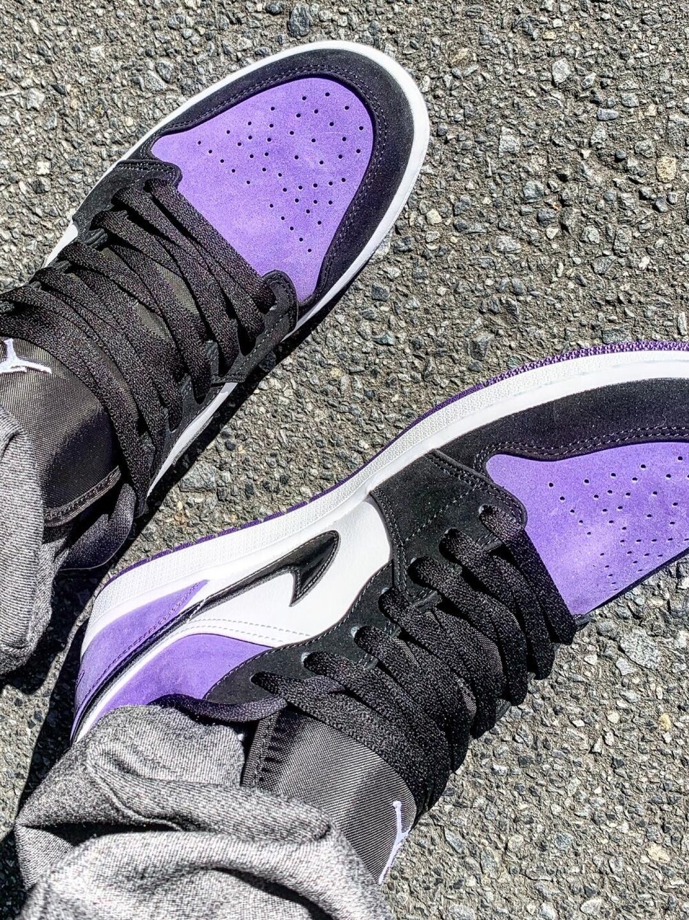 「NIKE、ナイキ、aj1、AIR JORDAN、エアジョーダン、スニーカー」｜「NIKEのアイテム（スニーカー、パープル系）」を使った、sasakicksさん（メンズ・172cm）の冬コーディネートの1枚目の写真