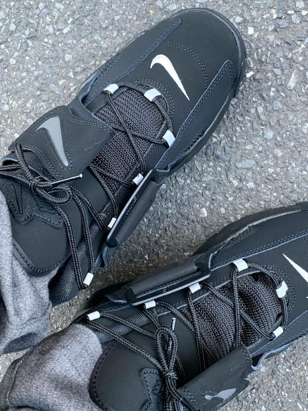 「NIKE、ナイキ、AIR BARRAGE MID、エアバラージ、スニーカー」｜「NIKEのアイテム（スニーカー、ブラック系）」を使った、sasakicksさん（メンズ・172cm）の冬コーディネートの1枚目の写真