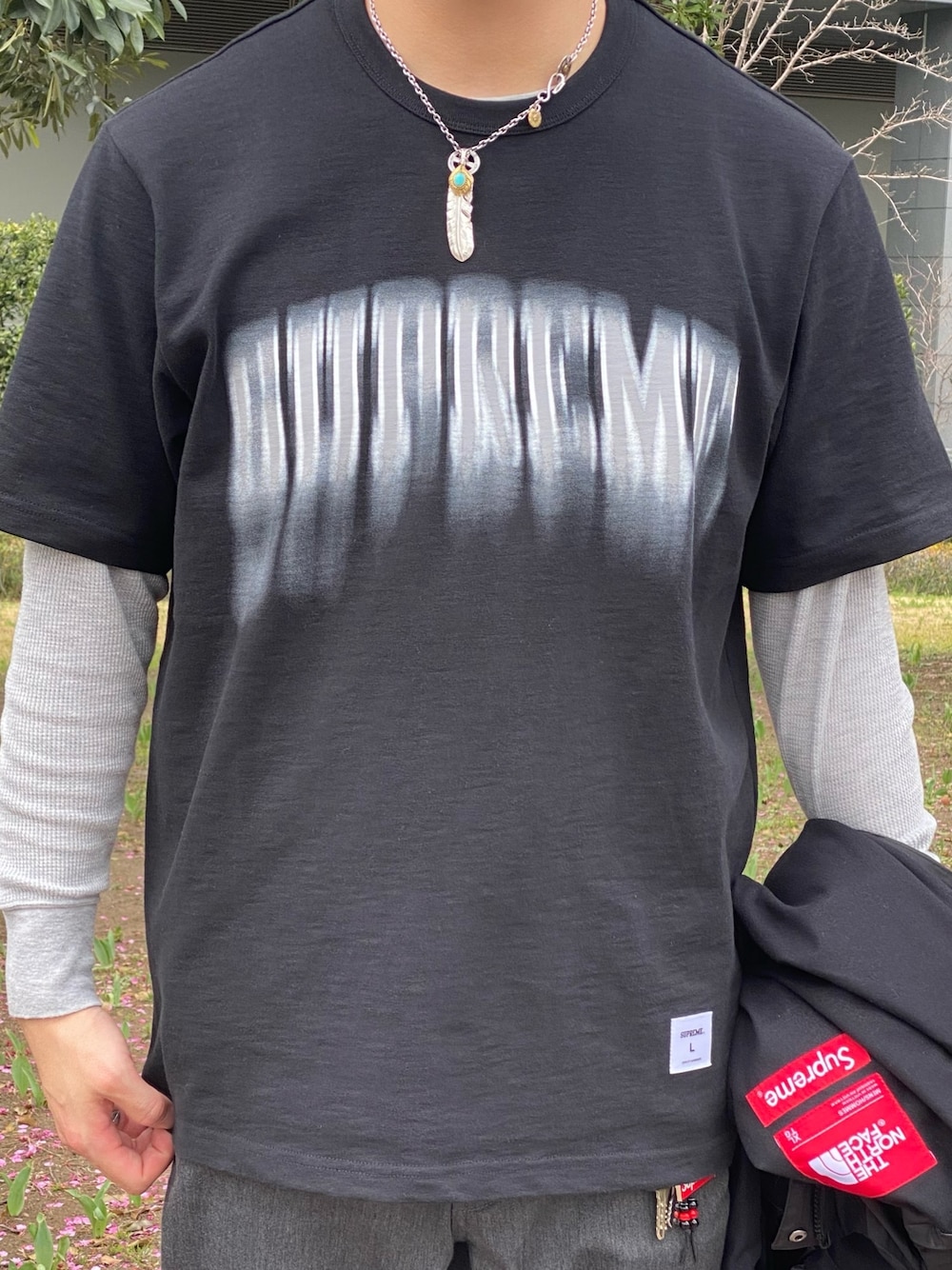 「supreme、シュプリーム、シュプリーム×ノースフェイス、シュプリーム supreme、春コーデ」｜「TADY & KINGのアイテム（ネックレス、シルバー系）」を使った、sasakicksさん（メンズ・172cm）の春コーディネートの1枚目の写真