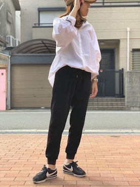 「袖ボリューム」｜「アイテム（腕時計）」を使った、mico020528さん（レディース・154cm）の秋コーディネート