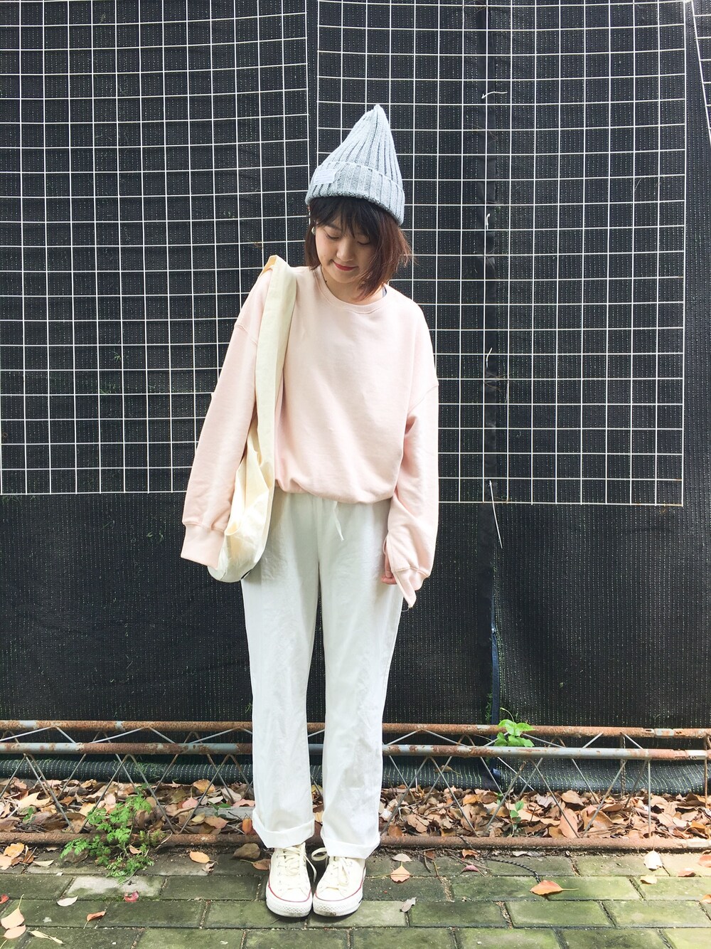 「pink」｜「GUのアイテム（ニットキャップ/ビーニー、グレー系）」を使った、milaさん（レディース・158cm）の春コーディネートの1枚目の写真