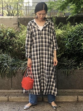 「アイテム（バレエシューズ）」を使った、ADAM ET ROPE' STAFFさん（レディース・170cm）の春コーディネート