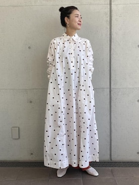 「アイテム（スカート、オレンジ系）」を使った、ADAM ET ROPE' STAFFさん（レディース・162cm）の春コーディネート