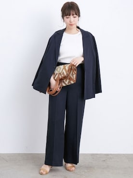 「A VACATION（アヴァケーション）のアイテム」を使った、ADAM ET ROPE' STAFFさん（レディース・160cm）の春コーディネート