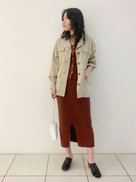 「リブニット」｜「アイテム（ミリタリージャケット）」を使った、ADAM ET ROPE' STAFFさん（レディース・163cm）の春コーディネート