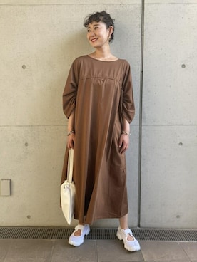 「アイテム（バッグ、ホワイト系）」を使った、ADAM ET ROPE' STAFFさん（レディース・162cm）の春コーディネート