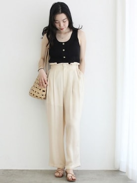 「A VACATION（アヴァケーション）のアイテム」を使った、ADAM ET ROPE' STAFFさん（レディース・162cm）の春コーディネート