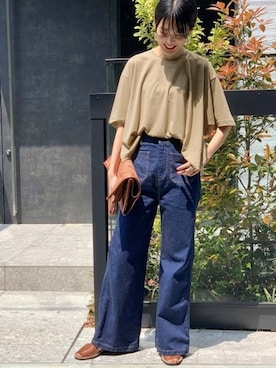 「ADAM ET ROPE'（アダムエロペ）の【BIG JOHN for ADAM ET ROPE'】パッチポケットフレアデニム（デニムパンツ）」を使った、ADAM ET ROPE' STAFFさん（レディース・167cm）の春コーディネート