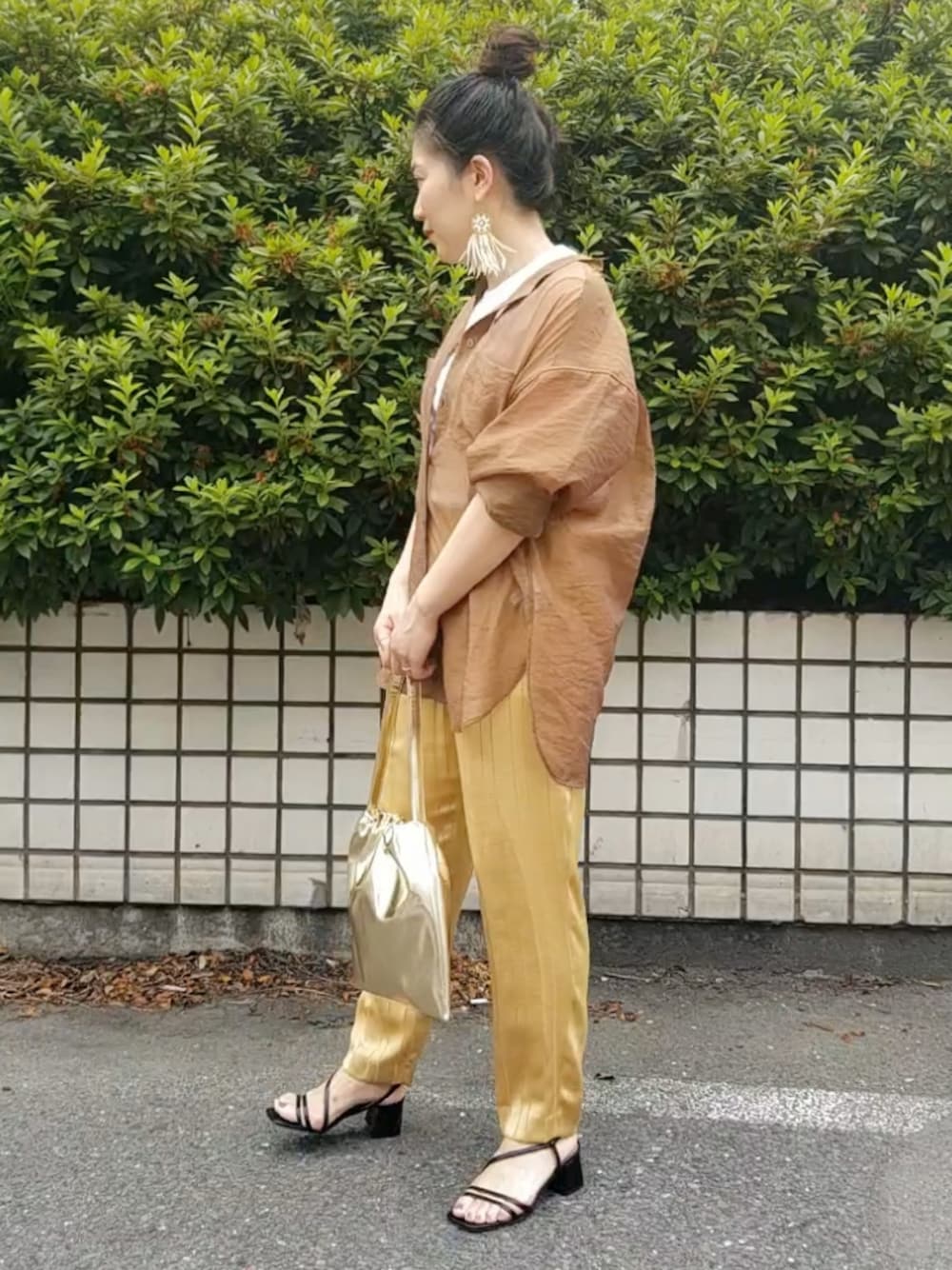 「サンダル、サテンパンツ、アダムエロペ(ADAM ET ROPE')、Adam et Rope'、シアーシャツ、低身長、シアー、おだんごヘアー、低身長コーデ、Hanes」｜「★個人ｱｶｳﾝﾄのアイテム（その他、その他）」を使った、ADAM ET ROPE' STAFFさん（レディース・154cm）の夏コーディネートの1枚目の写真
