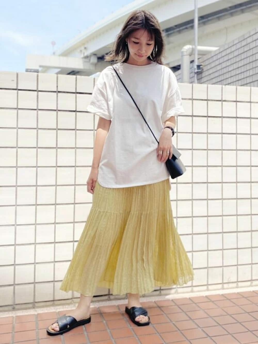 「Adam et Rope'、繧ｪ繝ｼ繝舌・繧ｵ繧､繧ｺ、繧､繧ｨ繝ｭ繝ｼ、繝薙ャ繧ｰ繧ｷ繝ｫ繧ｨ繝・ヨ、繝ｭ繝ｳ繧ｰ繧ｹ繧ｫ繝ｼ繝・、逋ｽT繧ｷ繝｣繝・、螟上さ繝ｼ繝・、繧ｷ繝ｧ繝ｫ繝€繝ｼ繝舌ャ繧ｰ、繧｢繝€繝繧ｨ繝ｭ繝・ADAM ET ROPE')、繝薙ャ繧ｰT」｜「ADAM ET ROPE'の【一部WEB限定】BIG Tee（Tシャツ/カットソー、ホワイト系）」を使った、ADAM ET ROPE' STAFFさん（レディース・163cm）の夏コーディネートの1枚目の写真