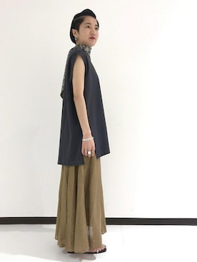 「アイテム（タンクトップ、グレー系）」を使った、ADAM ET ROPE' STAFFさん（レディース・157cm）の夏コーディネート