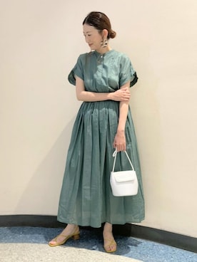 「アイテム（サンダル、グリーン系）」を使った、ADAM ET ROPE' STAFFさん（レディース・159cm）の夏コーディネート