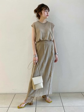 「アイテム（サンダル、グリーン系）」を使った、ADAM ET ROPE' STAFFさん（レディース・160cm）の夏コーディネート