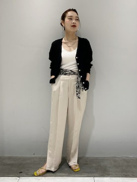 「アイテム（ストール/ショール）」を使った、ADAM ET ROPE' STAFFさん（レディース・157cm）の秋コーディネート