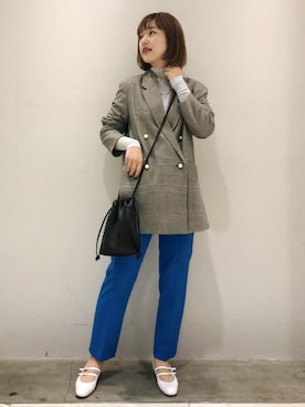 「アイテム（テーラードジャケット、ホワイト系）」を使った、ADAM ET ROPE' STAFFさん（レディース・163cm）の秋コーディネート