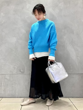 「ADAM ET ROPE'（アダムエロペ）のシアーニットプリーツスカート（スカート）」を使った、ADAM ET ROPE' STAFFさん（レディース・163cm）の冬コーディネート