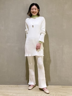 「アイテム（バレエシューズ）」を使った、ADAM ET ROPE' STAFFさん（レディース・170cm）の冬コーディネート