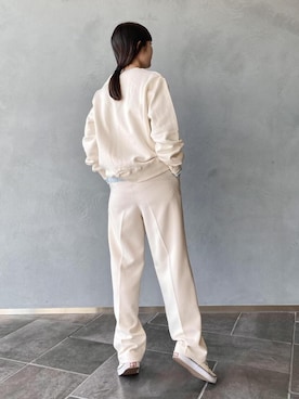 「ホワイトパンツ」｜「アイテム（スラックス）」を使った、ADAM ET ROPE' STAFFさん（レディース・160cm）の冬コーディネート