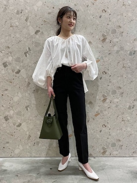 「VASIC（ヴァジック）のアイテム」を使った、ADAM ET ROPE' STAFFさん（レディース・159cm）の春コーディネート