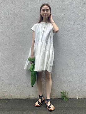 「ベルトサンダル」｜「アイテム（ワンピース/ドレス）」を使った、ADAM ET ROPE' STAFFさん（レディース・157cm）の春コーディネート
