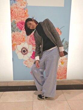「travel」｜「アイテム（チノパンツ）」を使った、YUEN YIIIIIIIIIさん（レディース・169cm）の春コーディネート