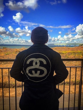 「STUSSY（ステューシー）のアイテム（ステンカラーコート）」を使った、ウミ心さん（メンズ・170cm）の冬コーディネート