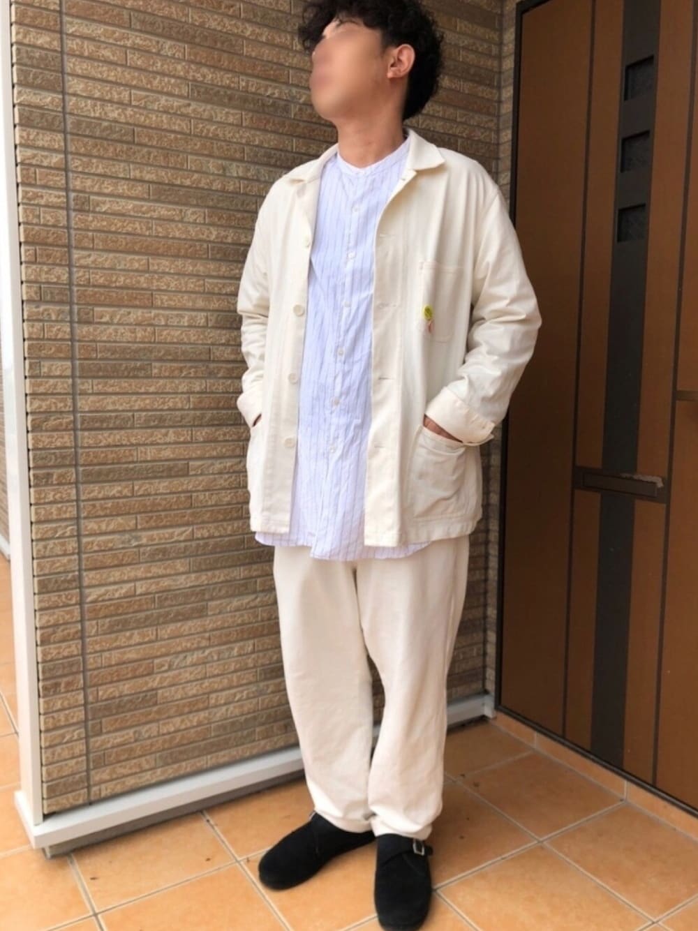 「ラブアンドピース2020、ストライプ、ストライプシャツ、プチプラ、ワントーンコーデ、オーバーサイズ、セットアップ、UNIQLO、秋服準備はじめました、いいね、save、フォローお願いします🤑」｜「PICTUREMOUSEのアイテム（バッジ、イエロー系）」を使った、Daishiさん（メンズ・176cm）の秋コーディネートの1枚目の写真