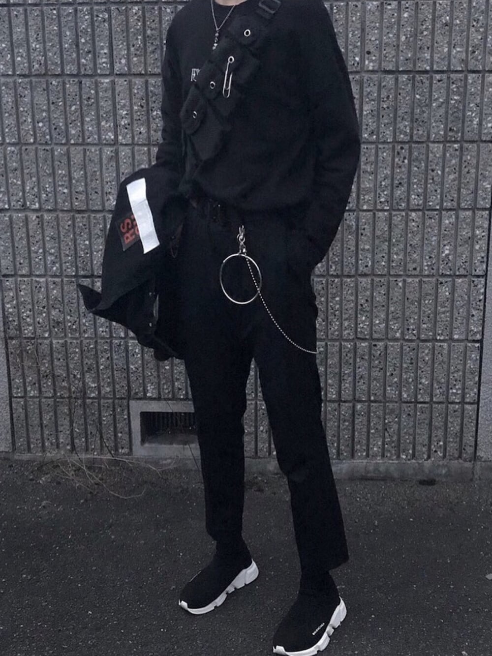 「韓国ファッション、ストリートファッション、ootd、cozy most、menswear、RAF SIMONS、alyx、BALENCIAGA、いいね、save、フォローお願いします🤑、ブラックコーデ」｜「BALENCIAGAのBalenciaga Stretch-Mesh High-Top Sneaker, Noir（スニーカー、ブラック系）」を使った、水素さん（メンズ・175cm）の冬コーディネートの1枚目の写真