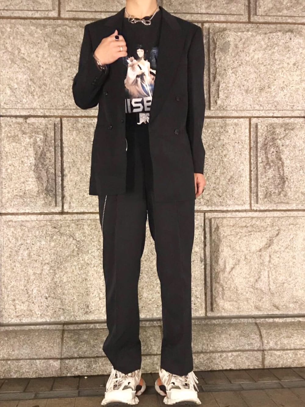 「BALENCIAGA、Track、バレンシアガ、韓国ファッション、ストリート、ストリートファッション、vetements、Maison Martin Margiela、MARGIELA、いいね、save、フォローお願いします🤑」｜「BALENCIAGAのBalenciaga Track Mesh And Leather Sneakers（スニーカー、ホワイト系）」を使った、水素さん（メンズ・175cm）の春コーディネートの1枚目の写真