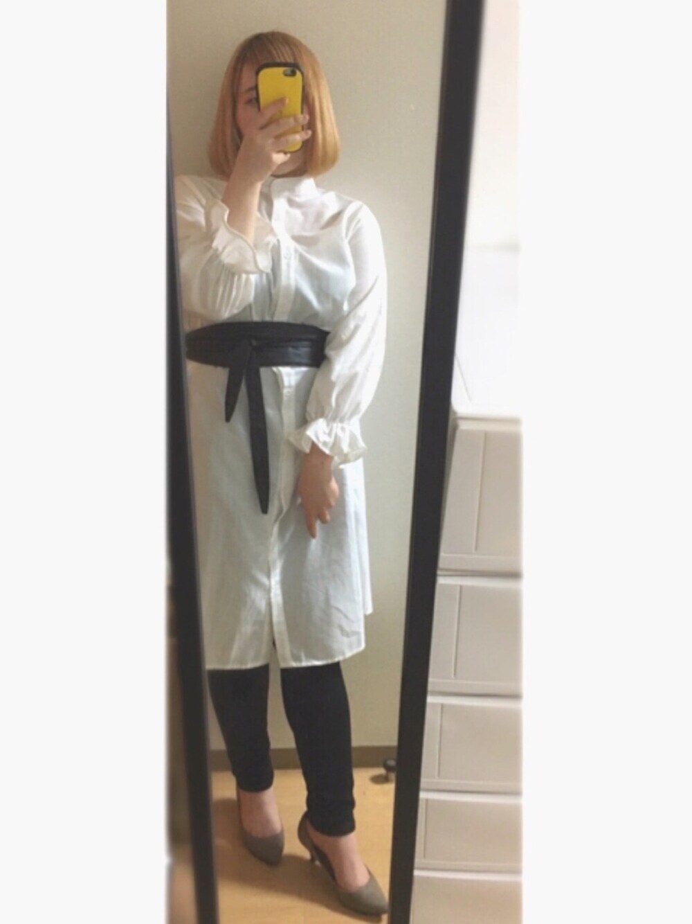 「mochaのアイテム（シャツワンピース、ホワイト系）」を使った、hanaさん（レディース・159cm）の夏コーディネートの1枚目の写真