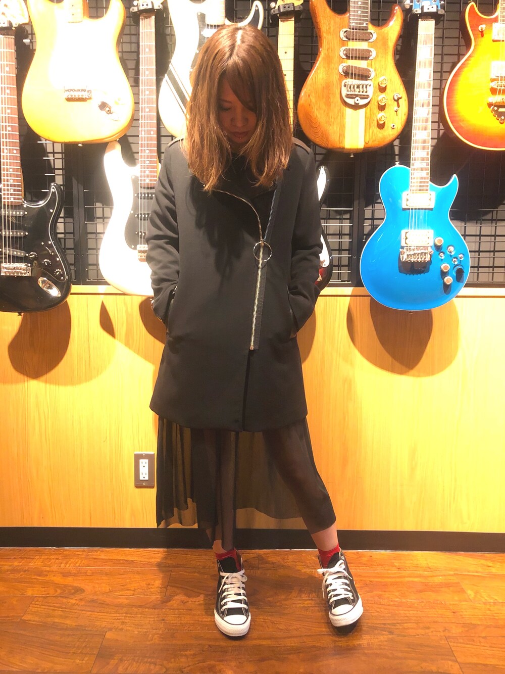 「シースルー、ライダース風コート」｜「MANGOのアイテム（その他アウター、ブラック系）」を使った、KIMIさん（レディース・160cm）の春コーディネートの1枚目の写真