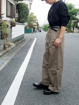 「カーキ色」｜「アイテム（ブラック系）」を使った、N.さん（レディース・154cm）の秋コーディネート